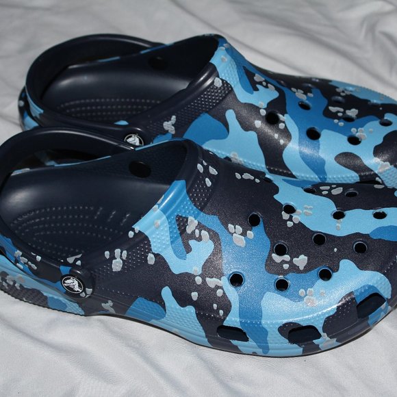 Crocs Classic Printed Camo Navy Blue Clog Slip On 206454-4HQ - Picture 1 of 3